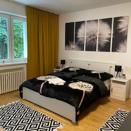 Studio Apartment Dandelion Братислава Екстериор снимка