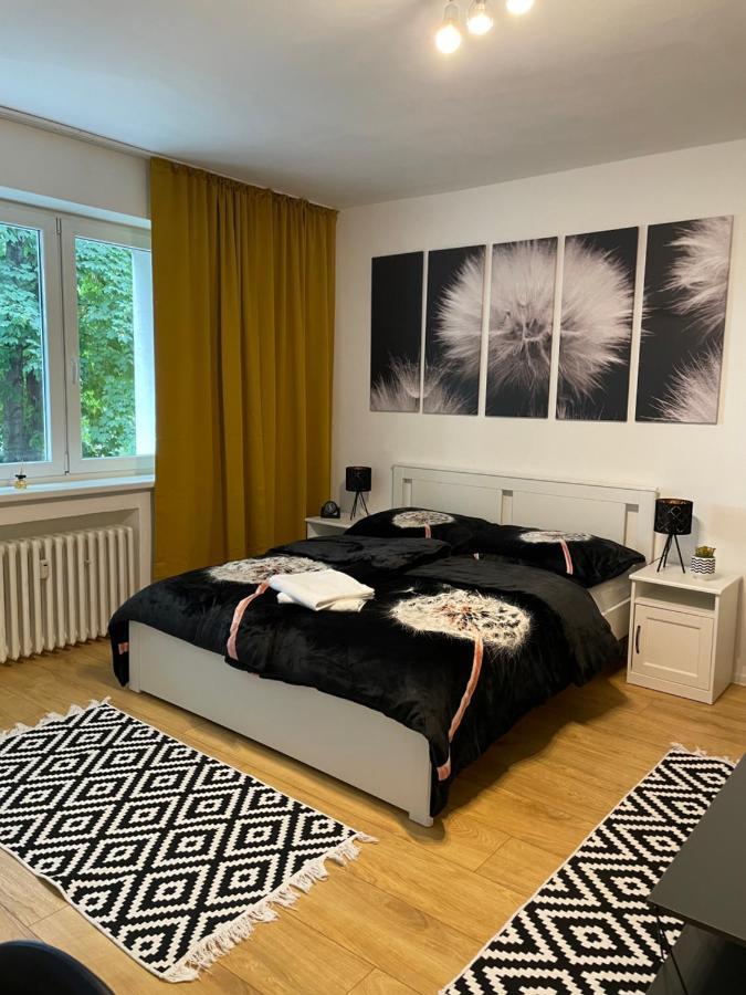 Studio Apartment Dandelion Братислава Екстериор снимка