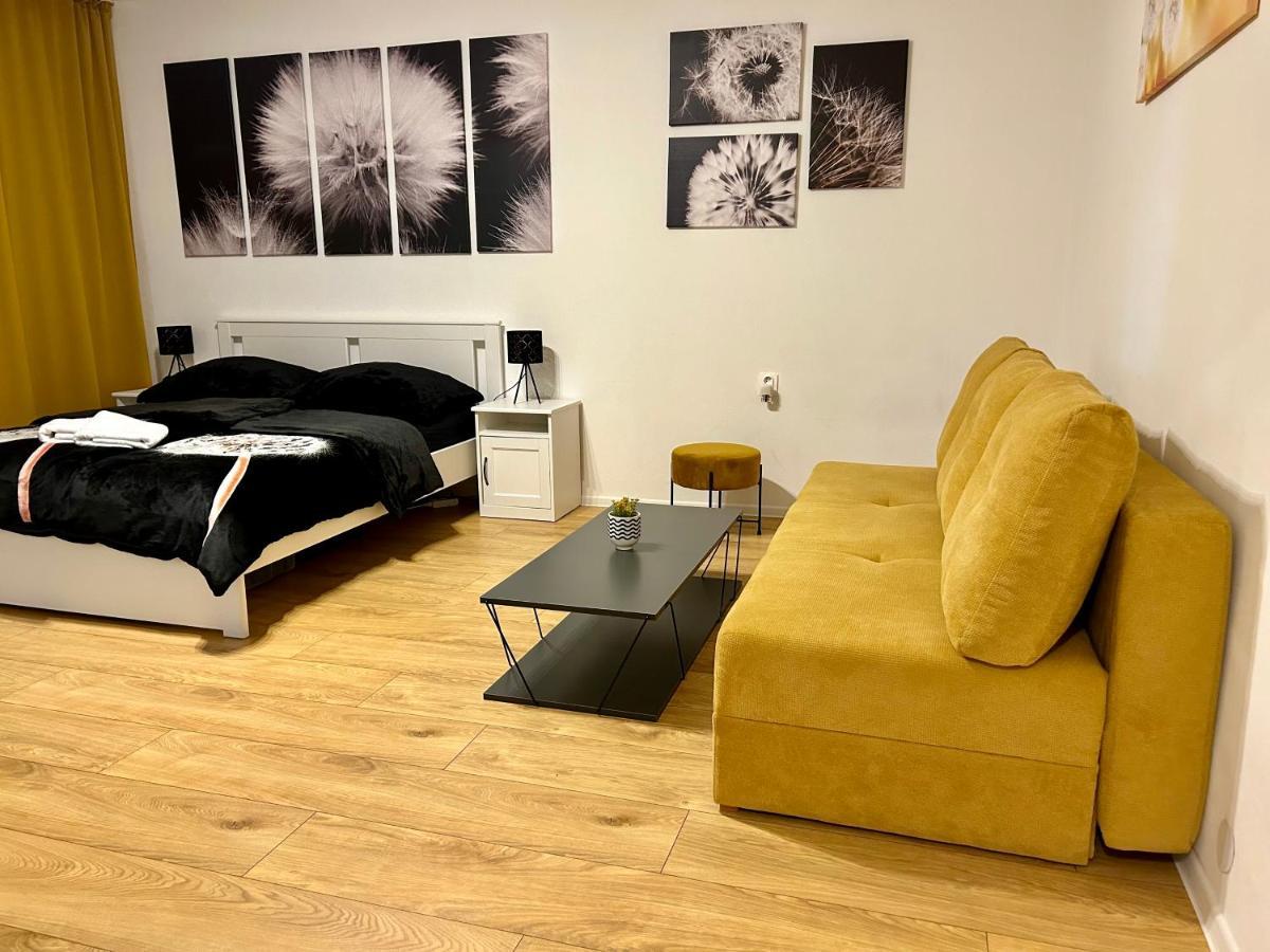 Studio Apartment Dandelion Братислава Екстериор снимка